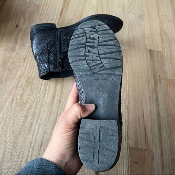 Stuart Weitzman‎ black snake skin flat chelsea boot zip side 7.5M made in spain - Picture 5 of 13